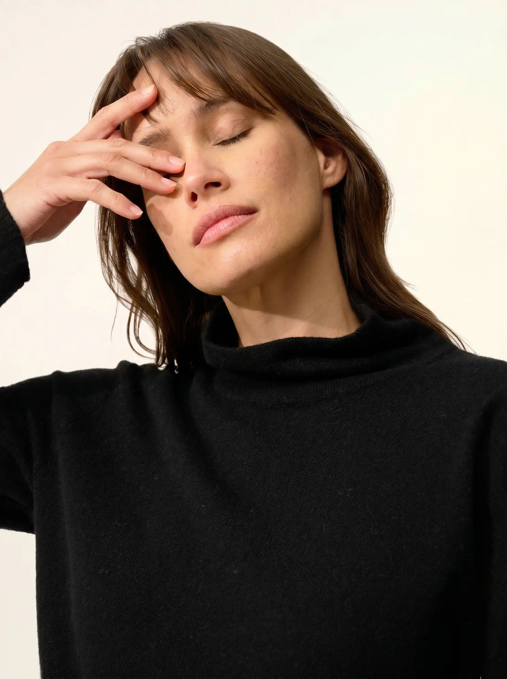 AMBRE Pull Col Montant Noir