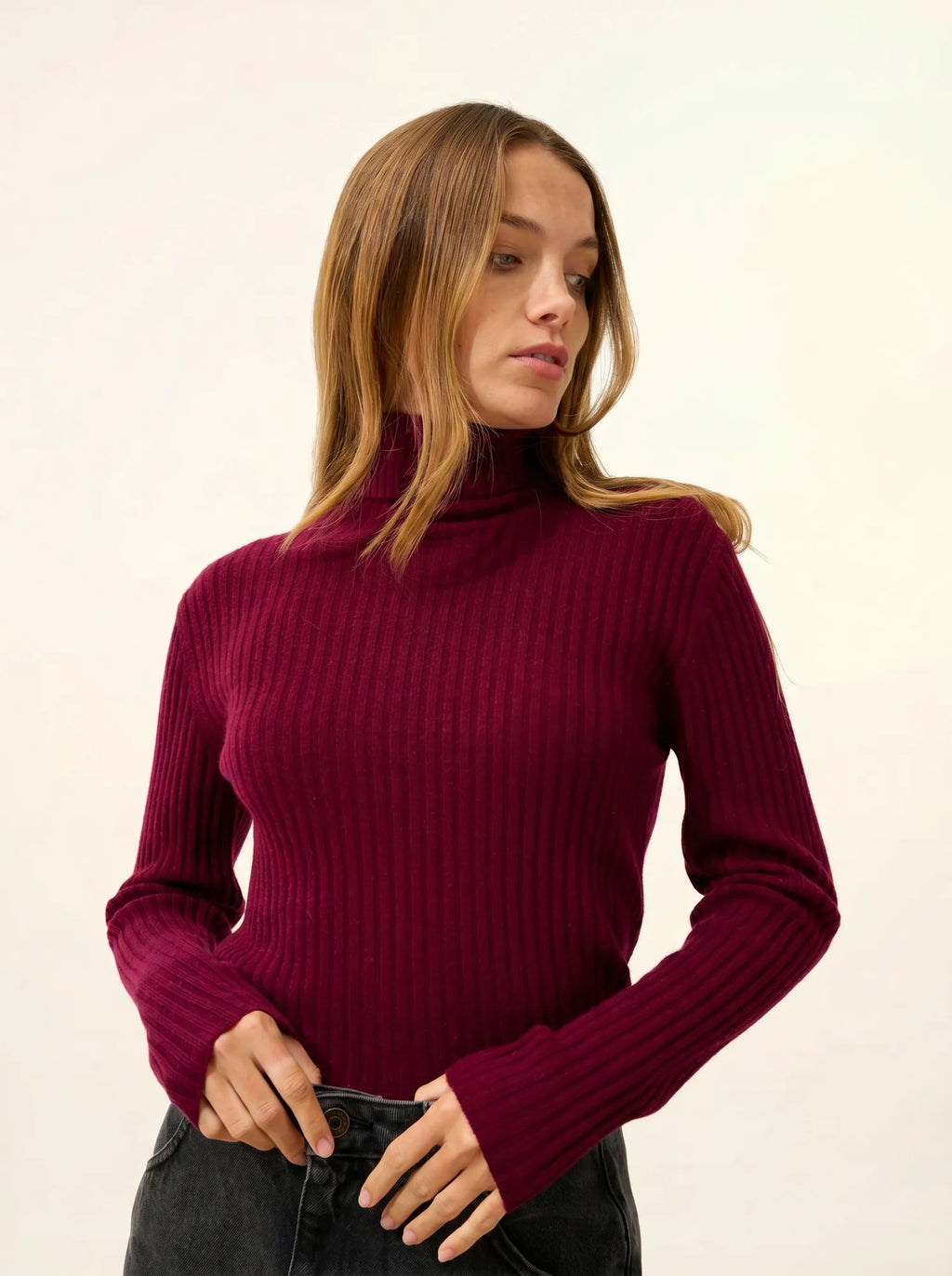 MIRAYA Pull Col Roulé Bordeaux