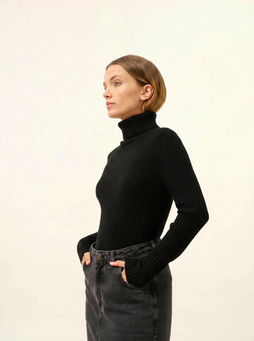 MIRAYA Pull Col Roulé Noir