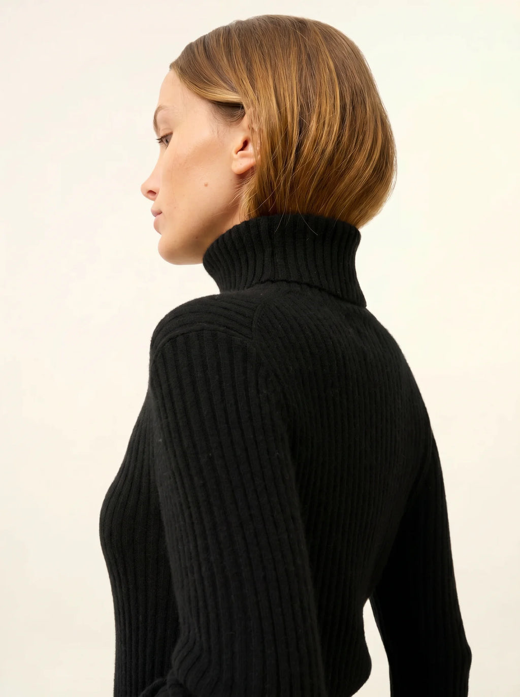 MIRAYA Pull Col Roulé Noir