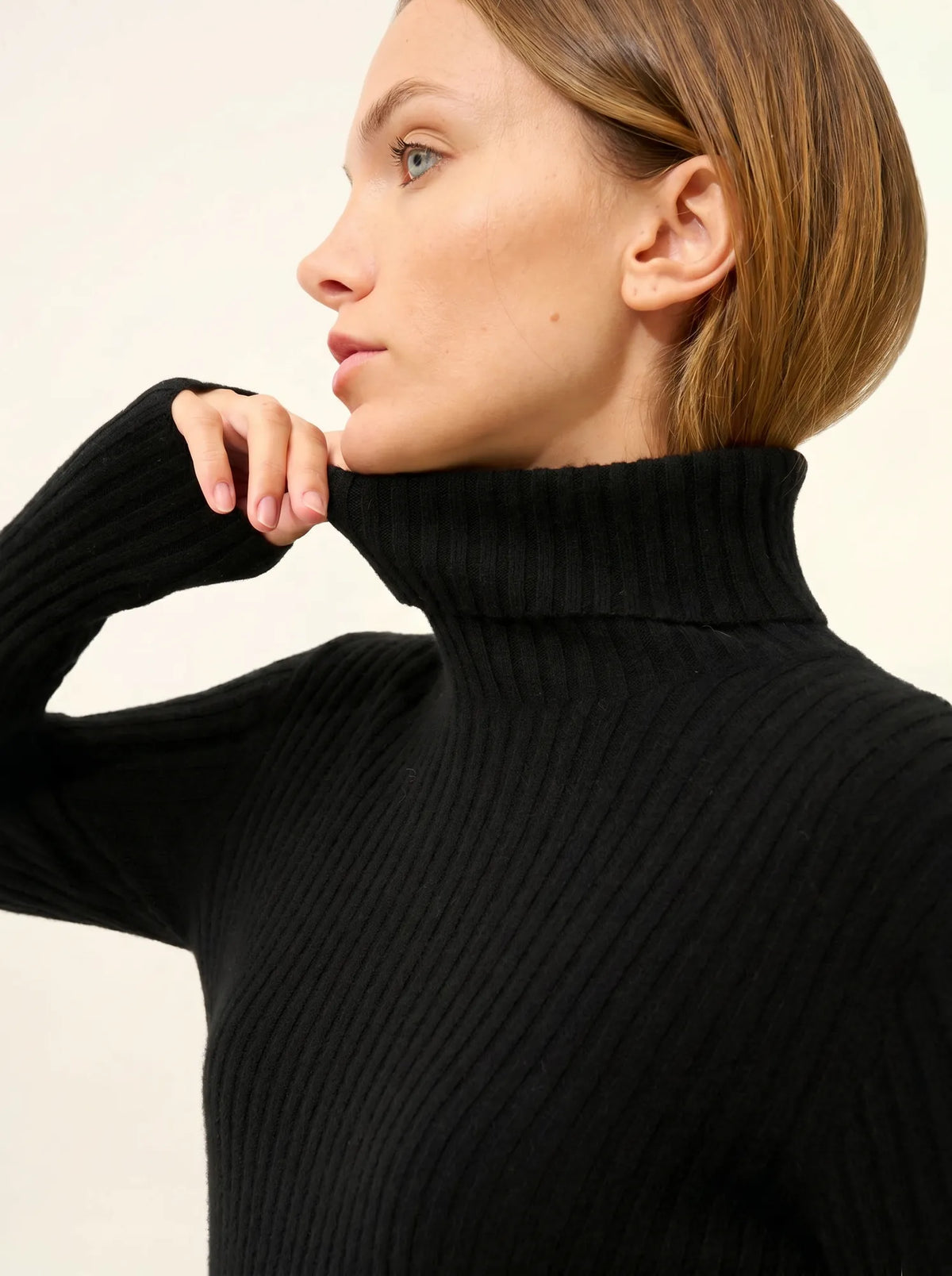 MIRAYA Pull Col Roulé Noir