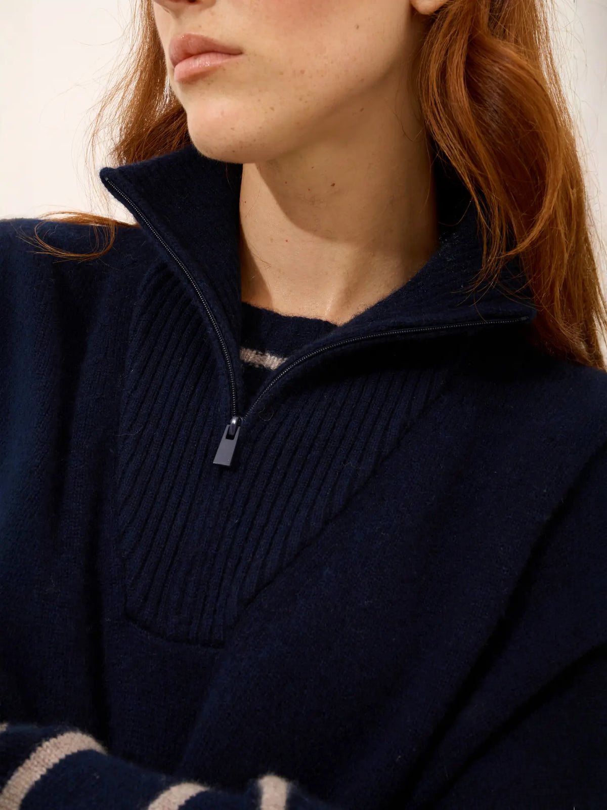 VIVIENNE Poncho Trucker Neck 4 Ply Navy