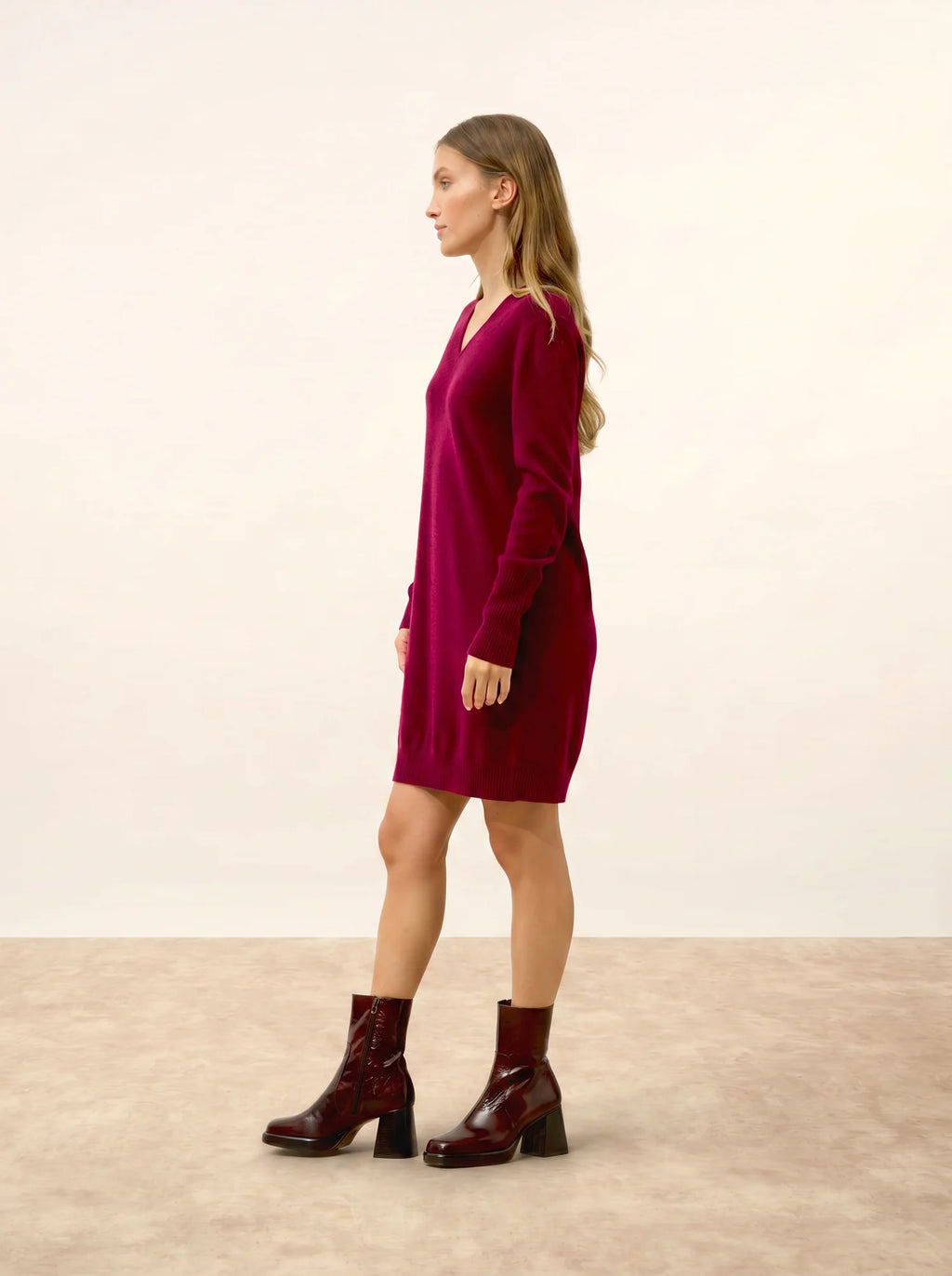 MILEYA Kleid V-Ausschnitt Bordeaux
