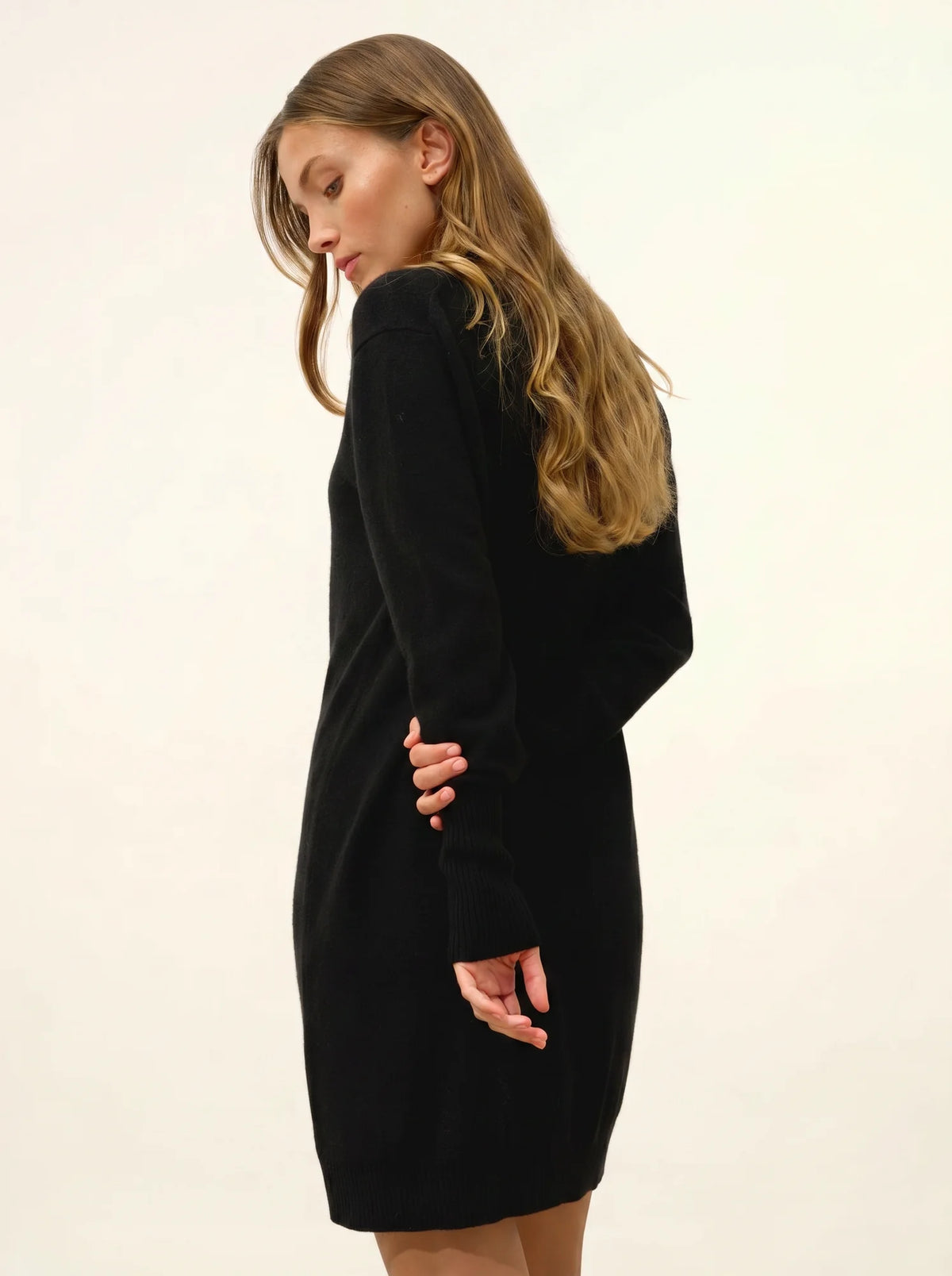 MILEYA Dress V-Neck Black