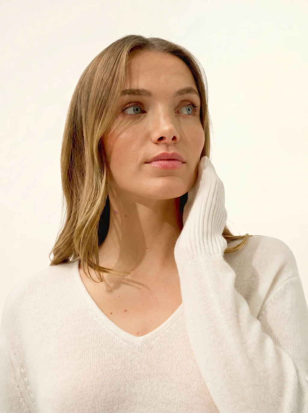 MILEYA Dress V-Neck Ivory
