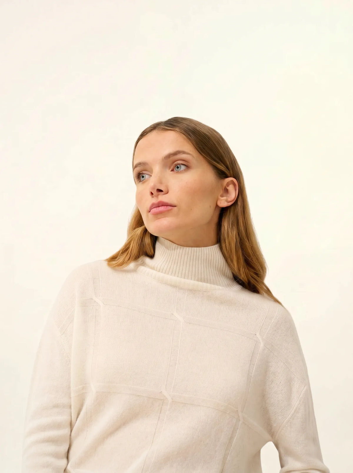LORALIA Pullover Rollkragen Elfenbein