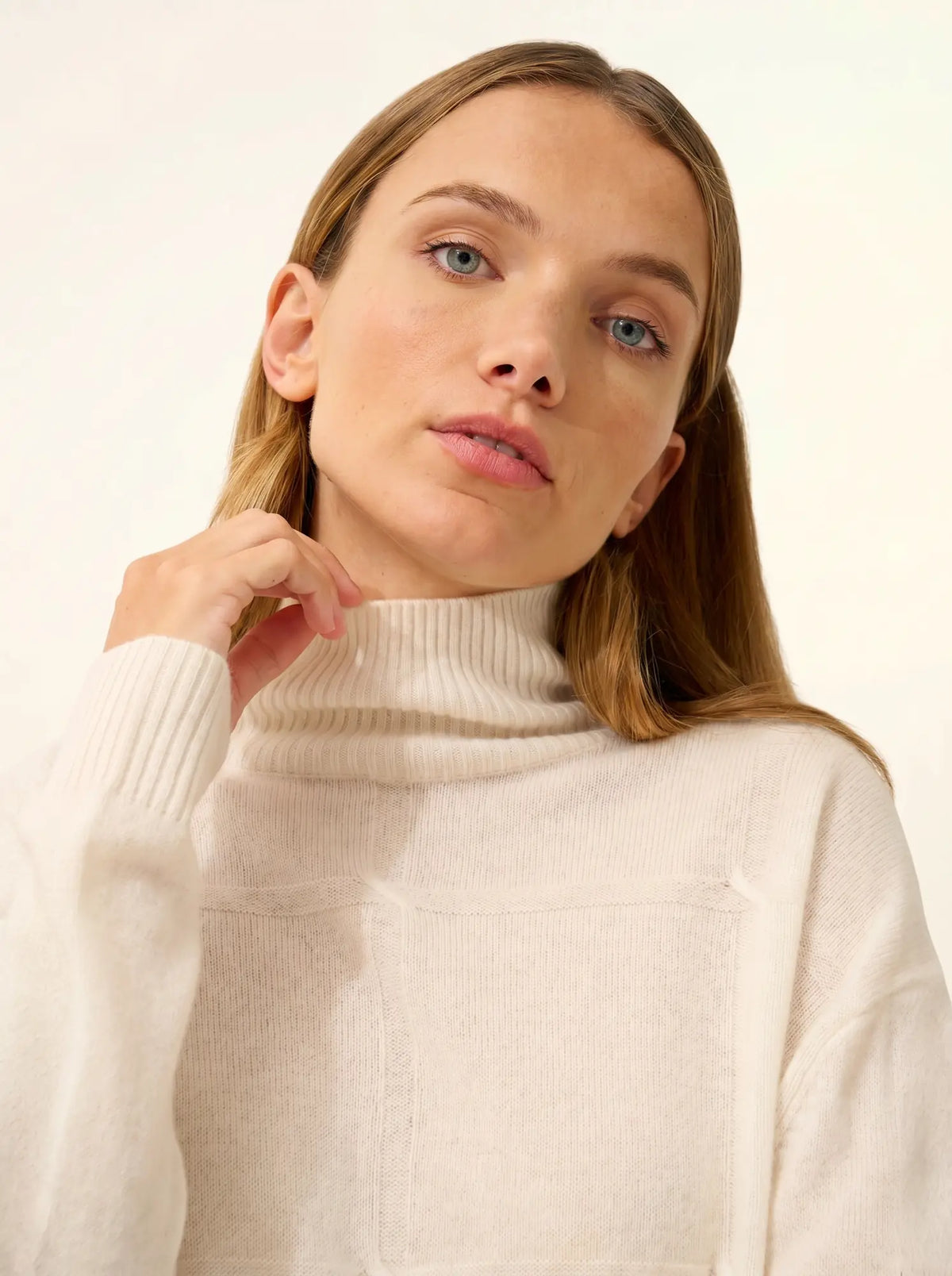 LORALIA Pullover Rollkragen Elfenbein