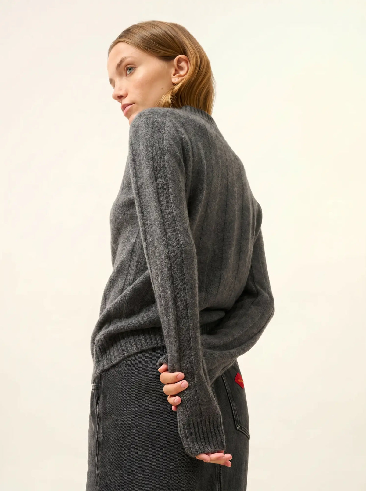 CALINDRA Sweater Crew Neck 4 Ply Heather Charcoal