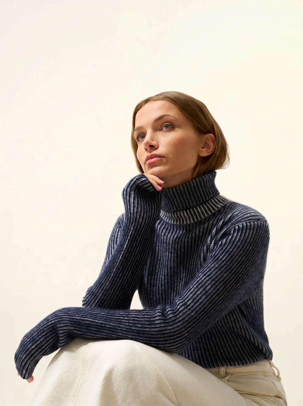 SOMNIA Pullover Rollkragen 4-fädig Schneeweiß und Marineblau