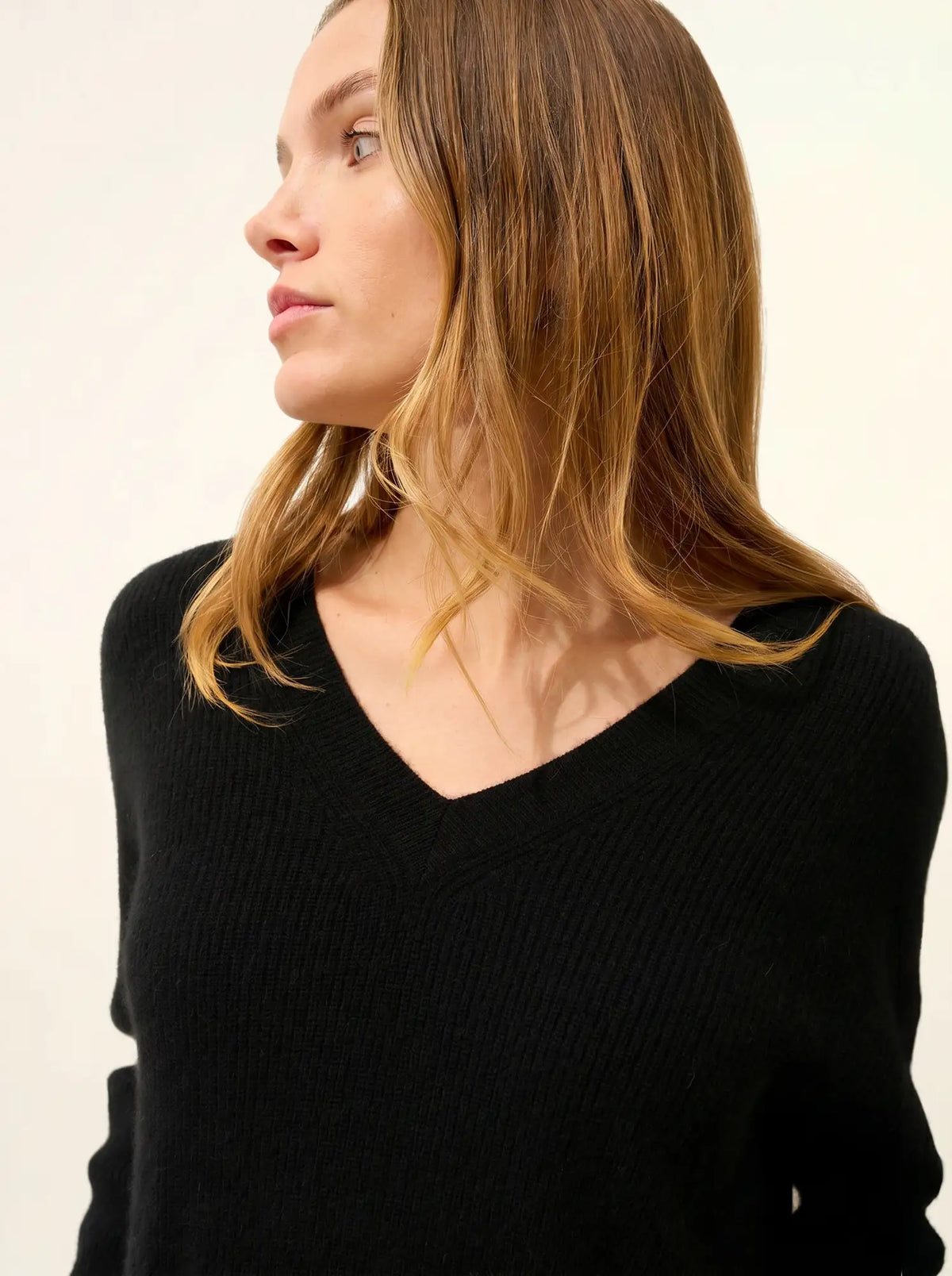 ALENIA Pull Col V Noir
