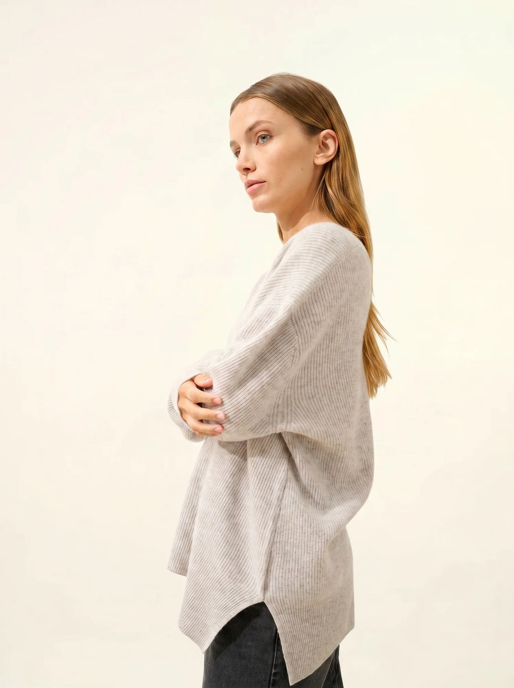 SERÉLIS Sweater V-Neck Front and Back Heather Glacier