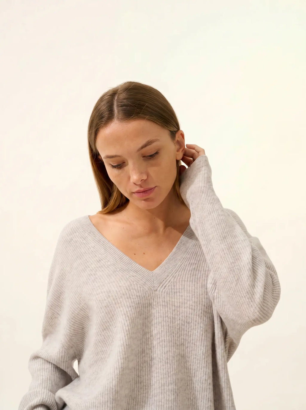 SERÉLIS Sweater V-Neck Front and Back Heather Glacier