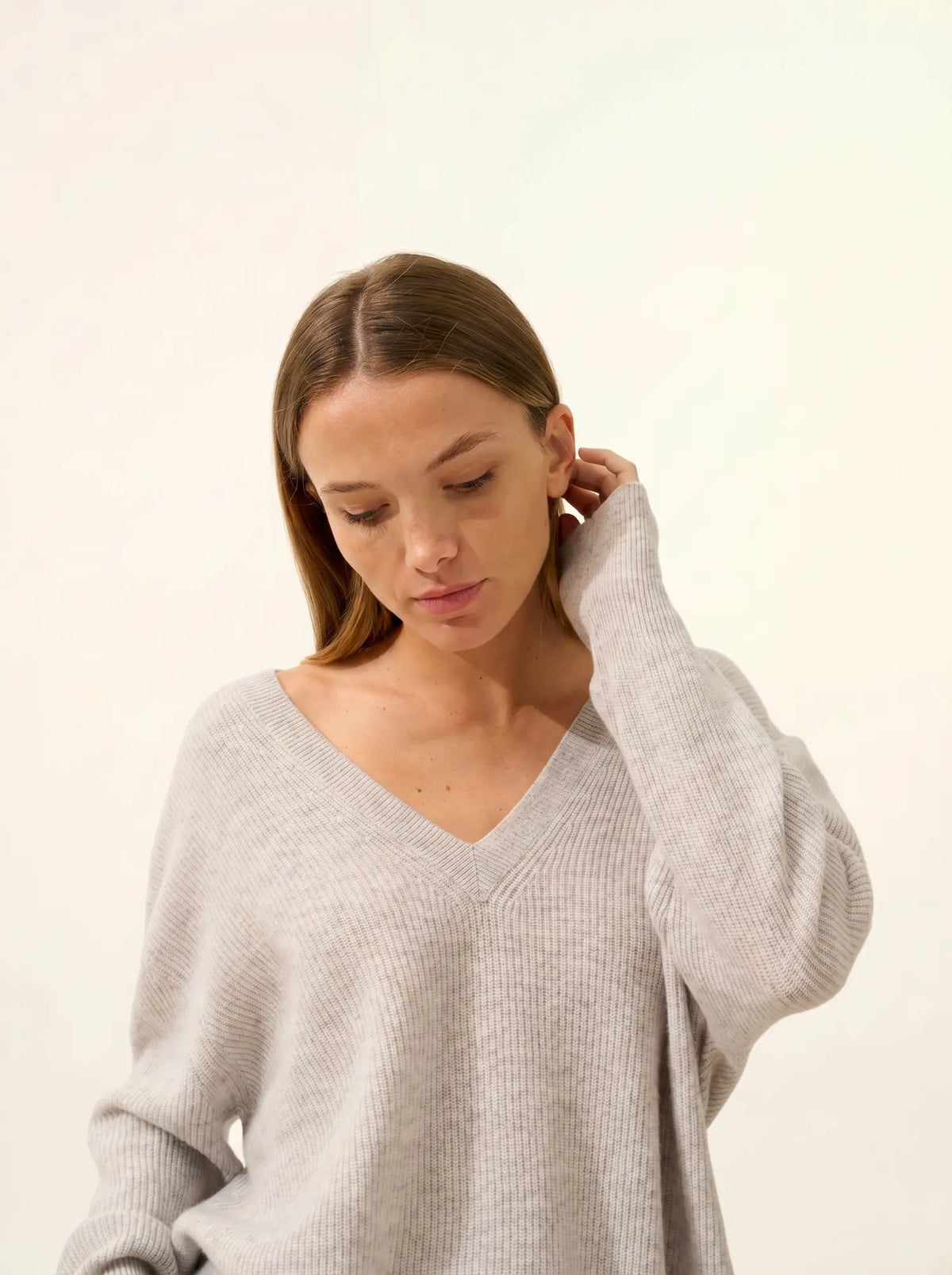 SERÉLIS Sweater V-Neck Front and Back Heather Glacier