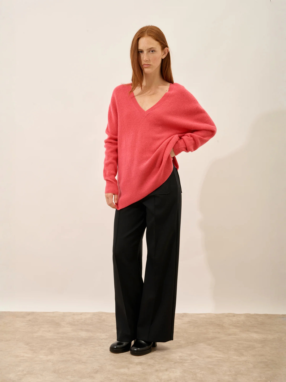 SERÉLIS Sweater V-Neck Front and Back Strawberry