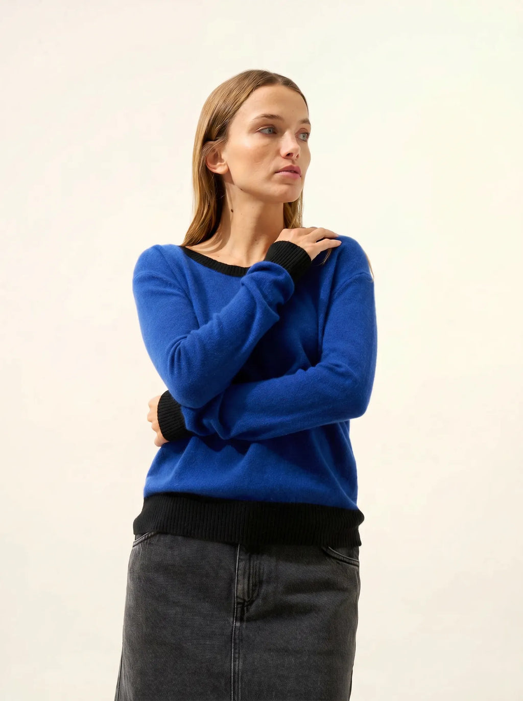 FLORÉA Sweater Boat Neck Ultramarine and Black