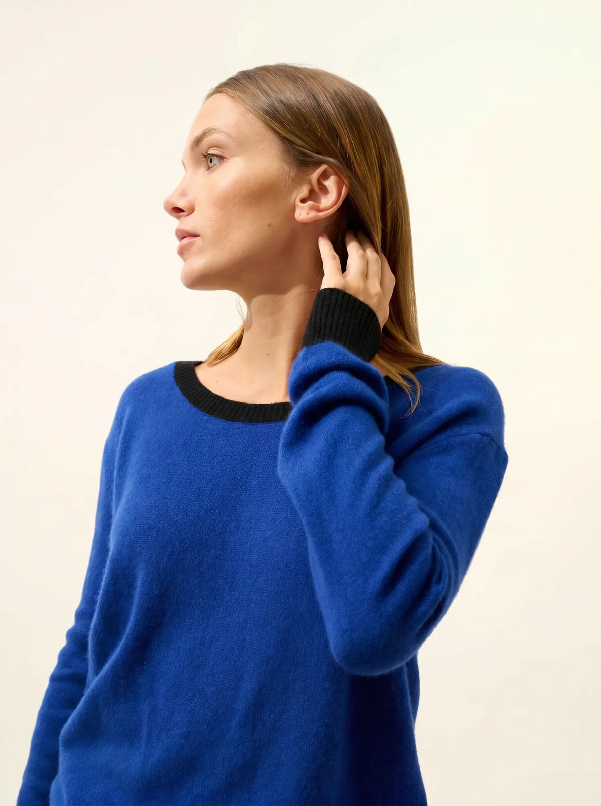FLORÉA Sweater Boat Neck Ultramarine and Black