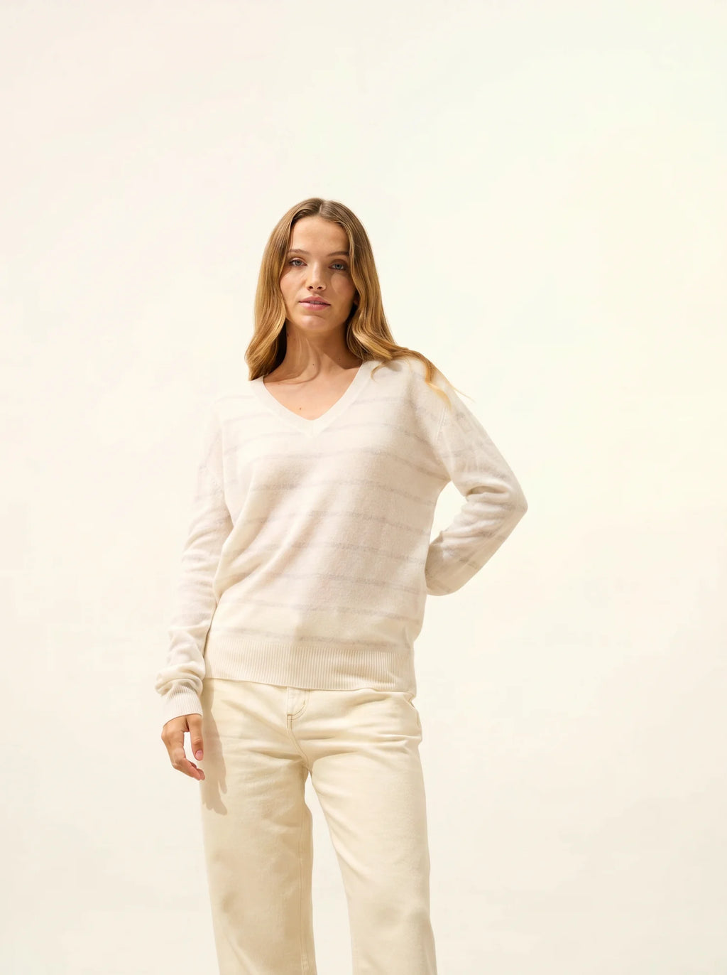 CÉLIMÉE Sweater V-Neck Heather Pearl Grey and Ivory