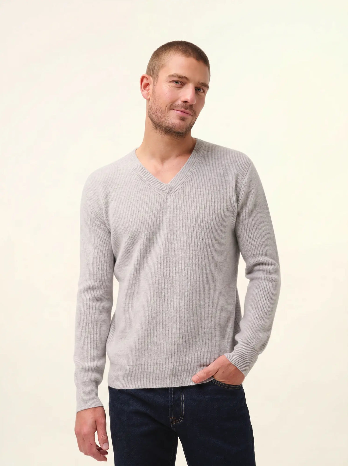 MEVRON Pull Col V Gris Clair Chiné