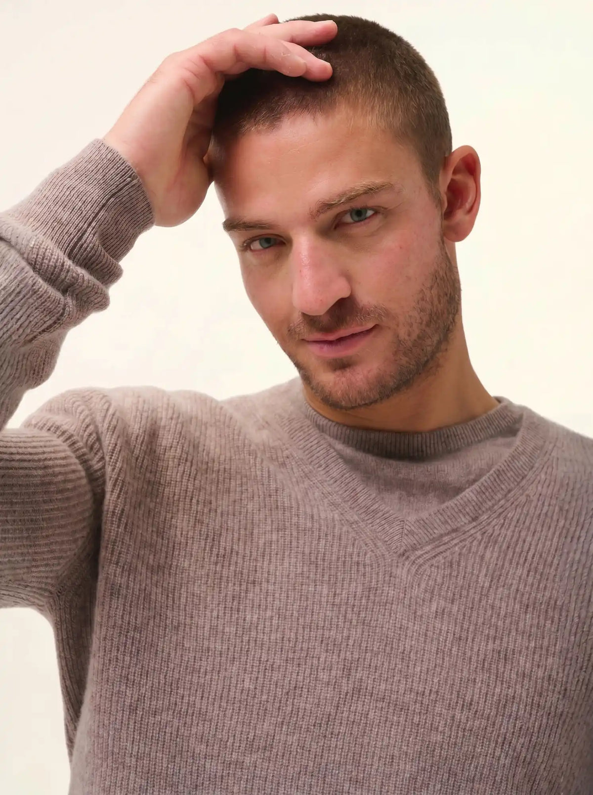 MEVRON Pullover V-Ausschnitt Caribou meliert