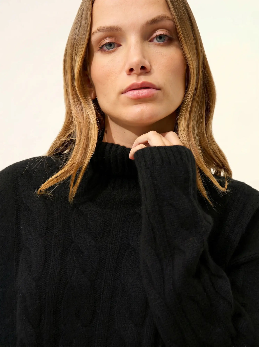 ALESSIA Pullover Rollkragen 6-fädig Schwarz