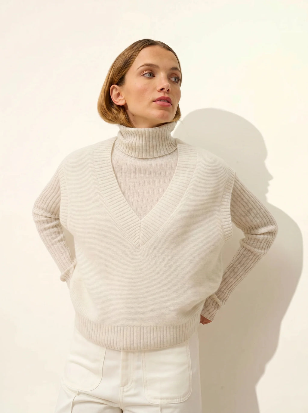 VIVIANA Pull Col V sans Manches 4 Fils Blanc Chiné