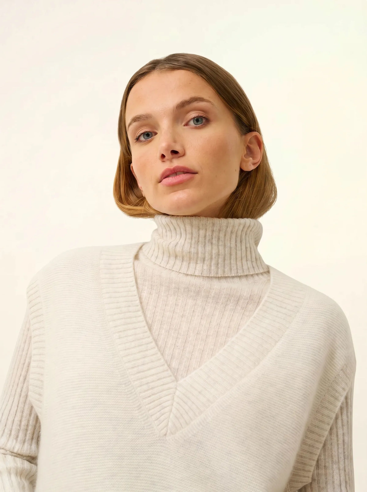 VIVIANA Pull Col V sans Manches 4 Fils Blanc Chiné
