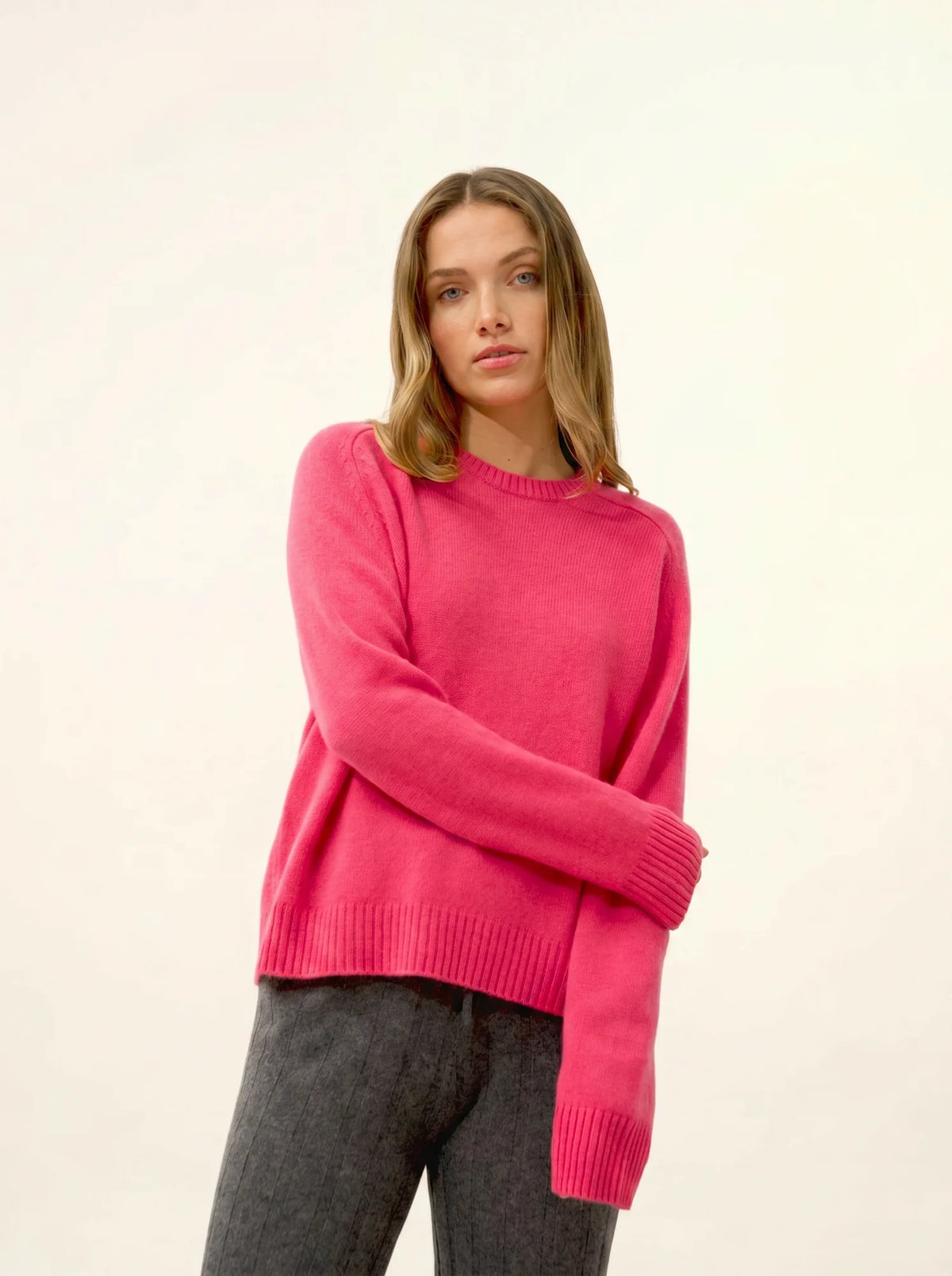 LAVINIA Pullover Rundhalsausschnitt 4-fädig Erdbeerrot