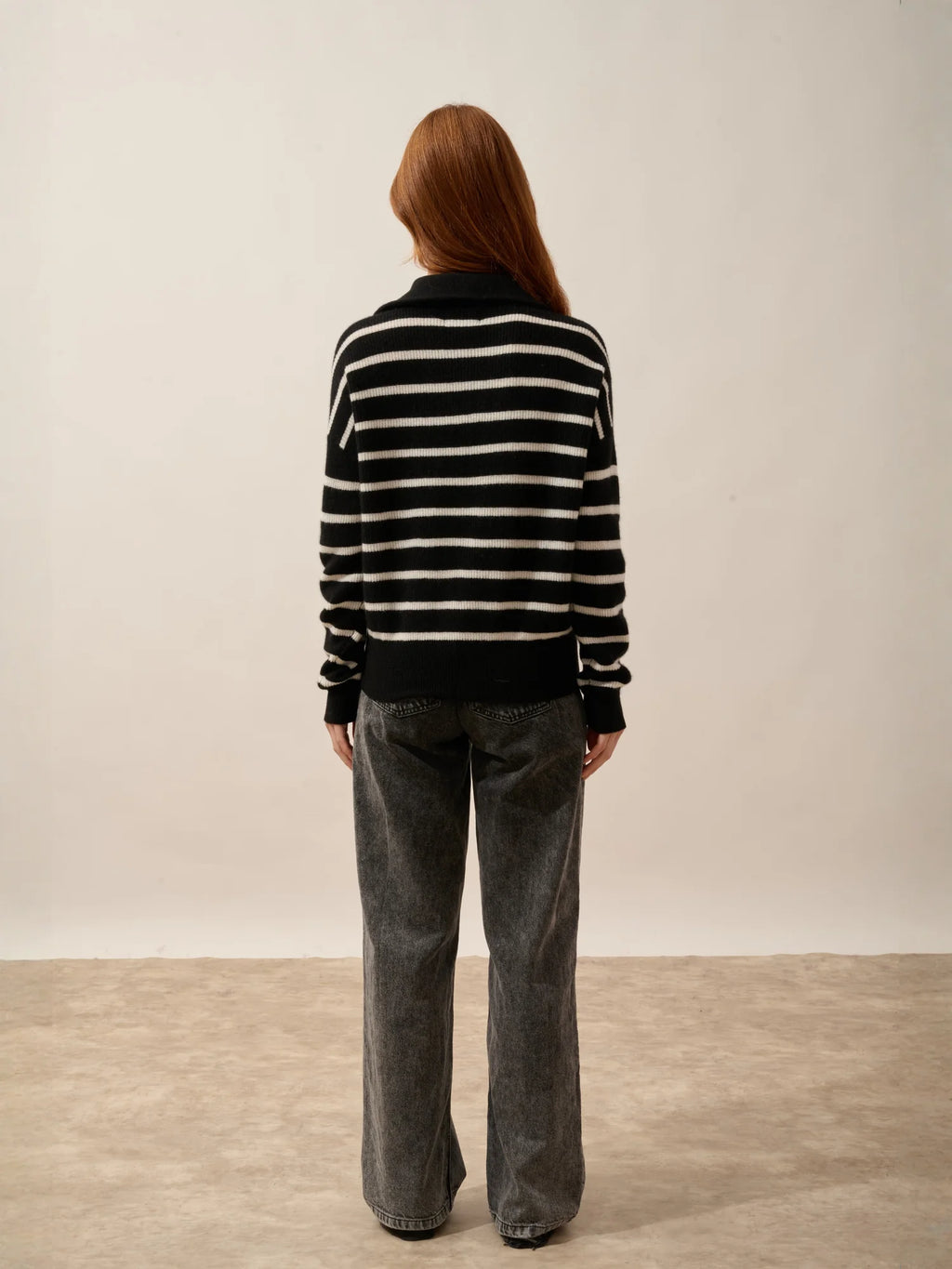 ROBINE Sweater Trucker Neck Black and Ivory