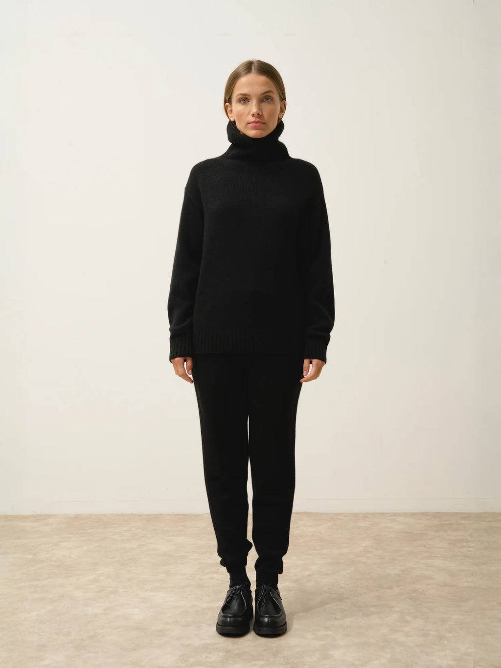 ISERIA Pullover Rollkragen 4-fädig Schwarz