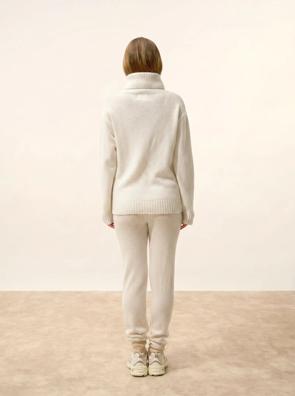 ISERIA Sweater Turtleneck 4 Ply Ivory