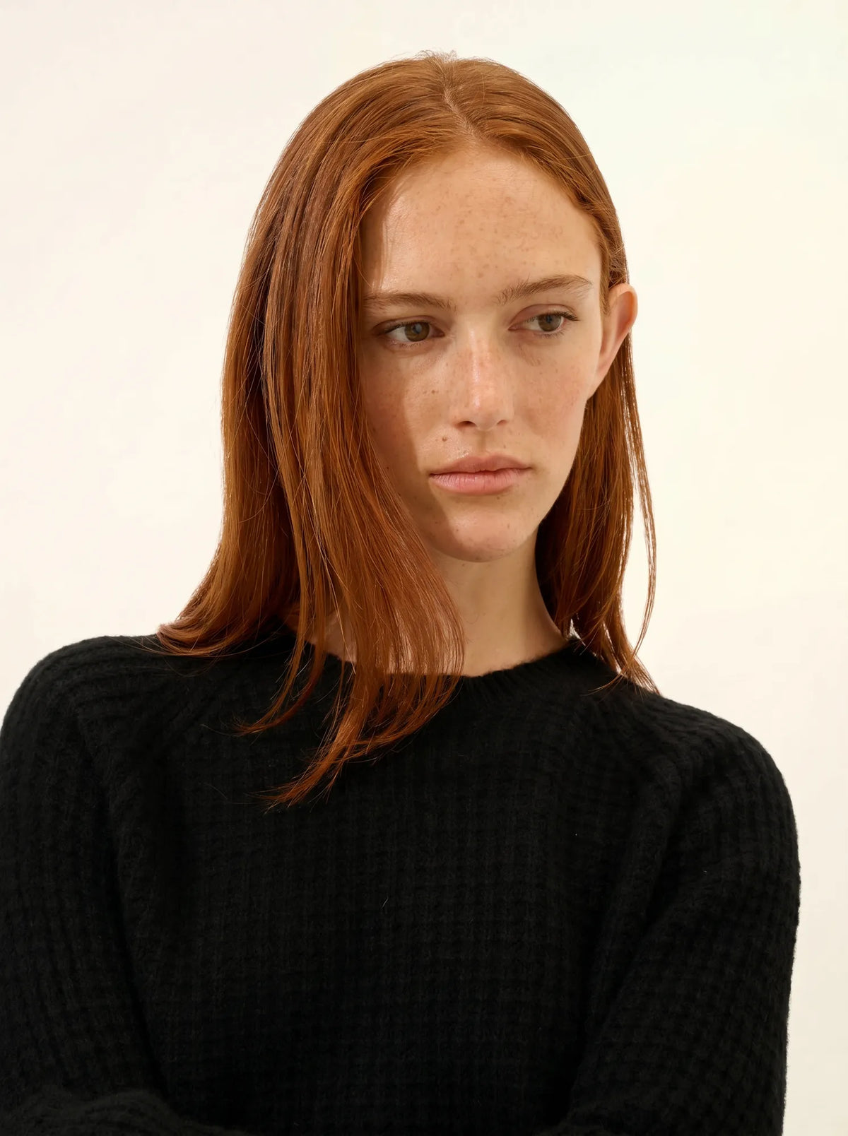 SERENIA Sweater Crew Neck 6 Ply Black
