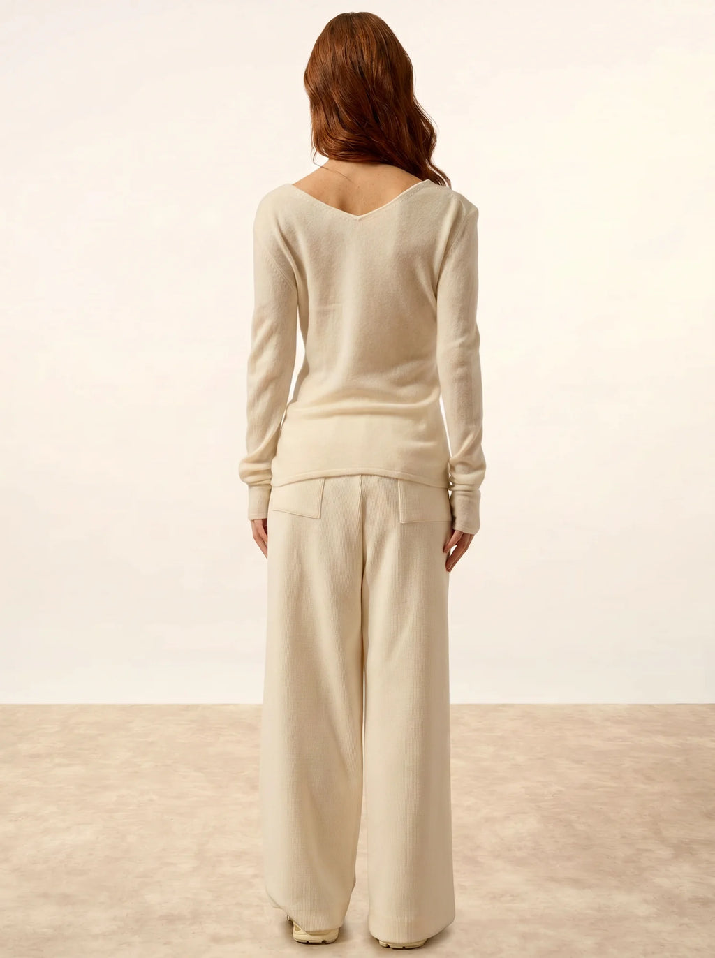 MIRELLA Pullover V-Ausschnitt vorne und hinten Elfenbein