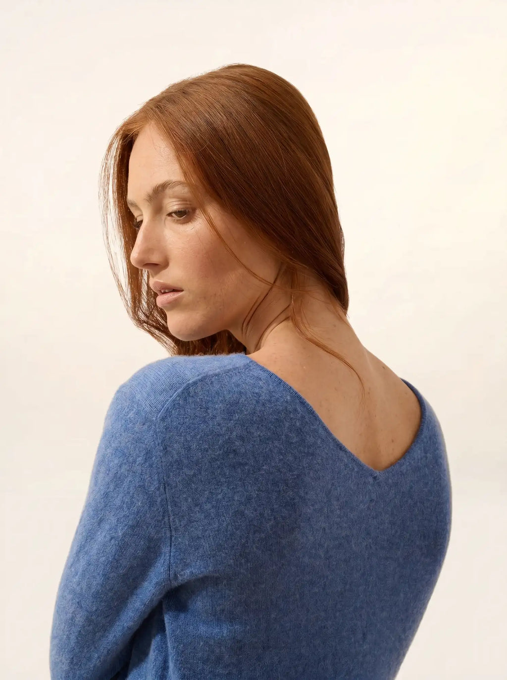 MIRELLA Pullover V-Ausschnitt vorne und hinten Denimblau