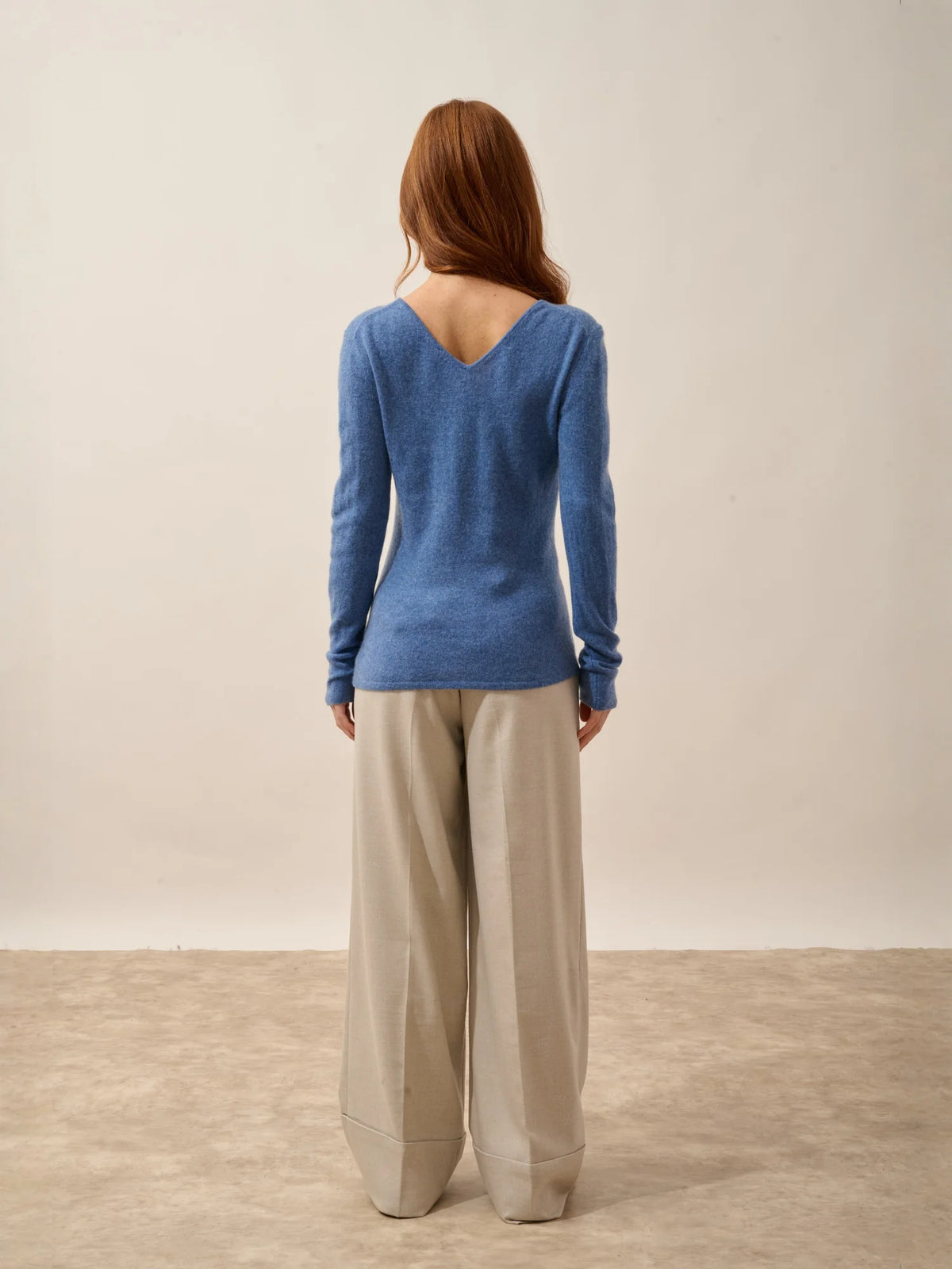 MIRELLA Pullover V-Ausschnitt vorne und hinten Denimblau