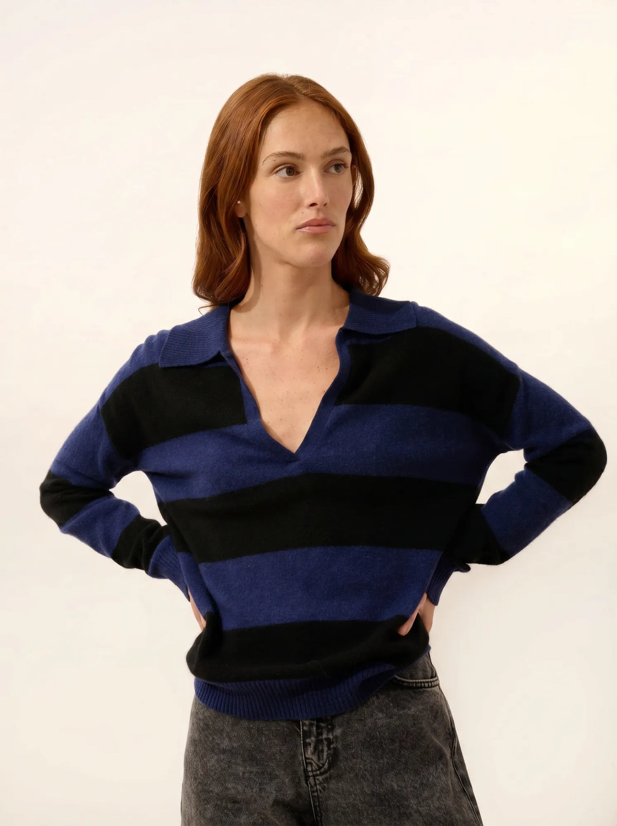 IVANA Polo Col V Croisé Bleu Nuit et Noir