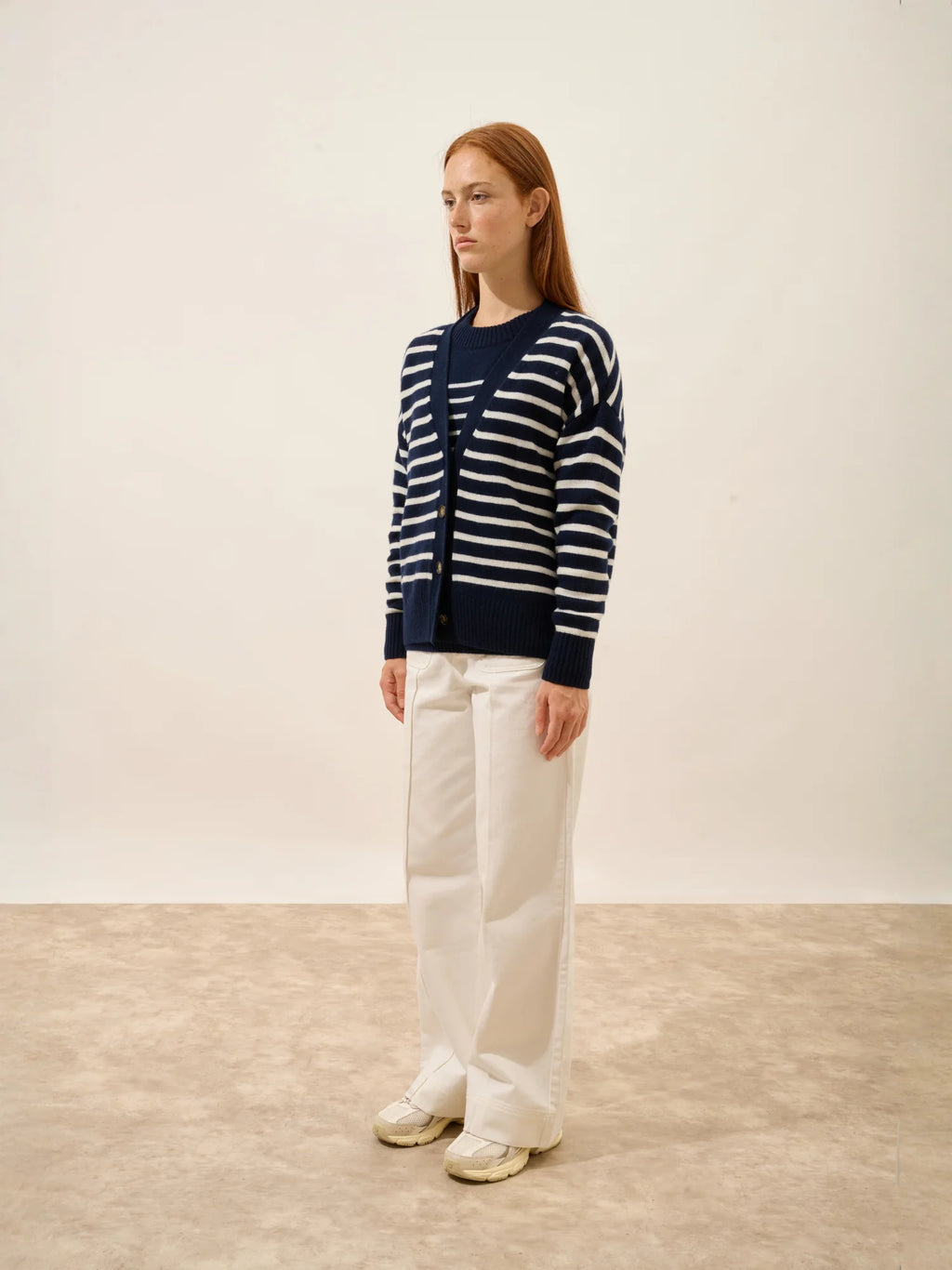 MIRENA Cardigan Col V 4 Fils Bleu Marine et Ivoire