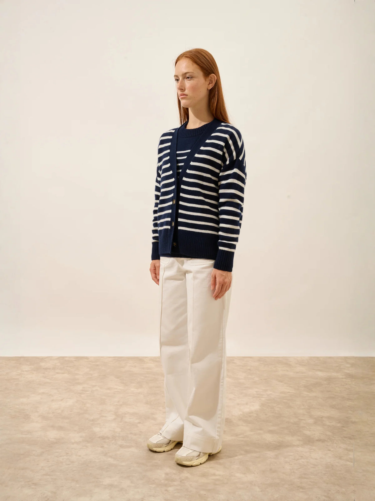 MIRENA Cardigan Col V 4 Fils Bleu Marine et Ivoire