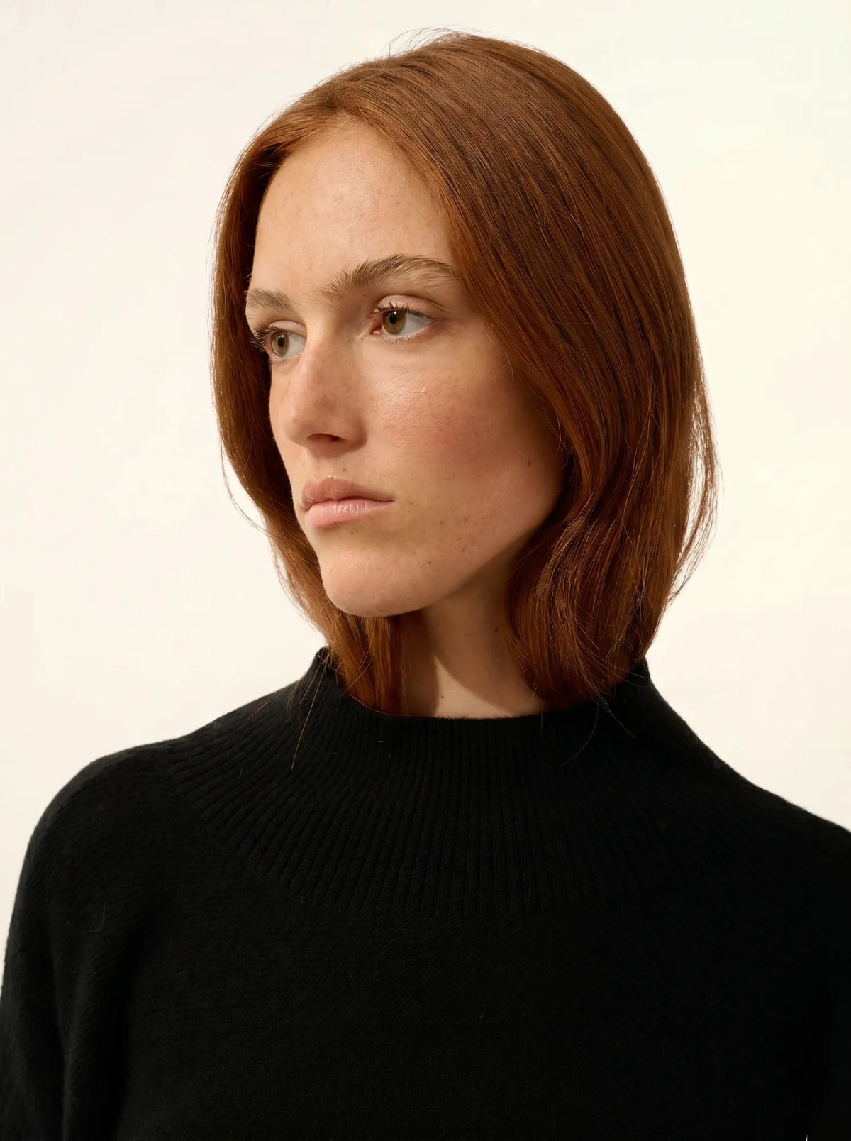 AMBER Pull Col Montant Noir