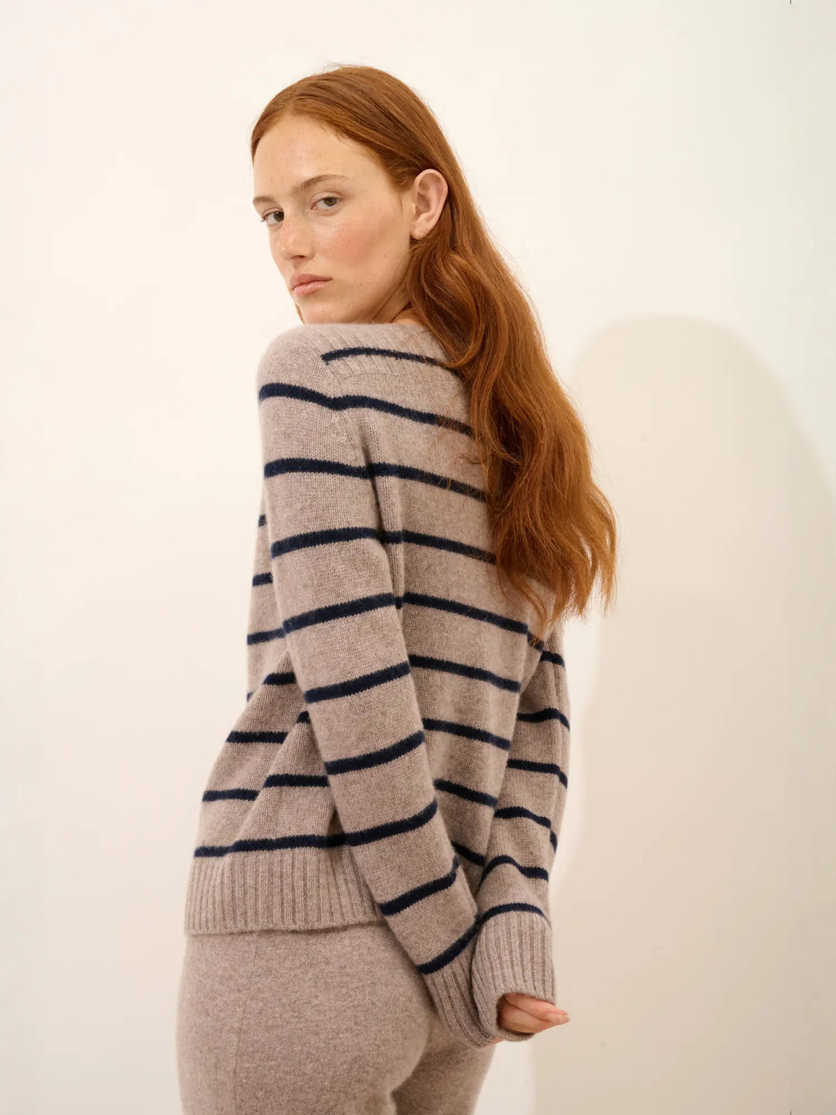 GAÏA Pullover U-Boot-Ausschnitt 4-fädig Marineblau und Caribou meliert