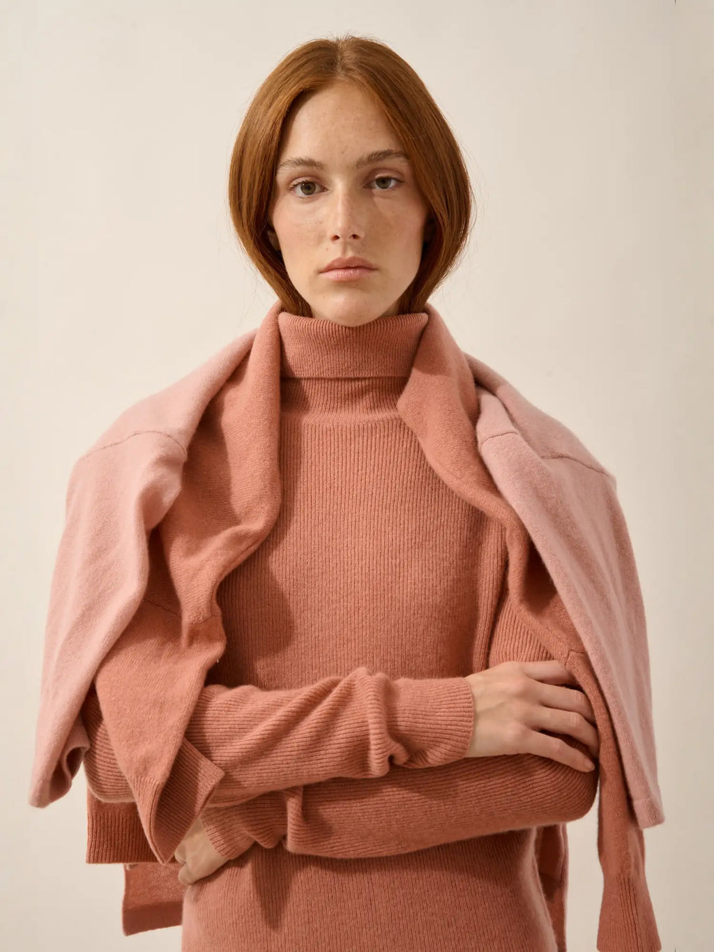 LANAIS Pull Col Roulé Dahlia