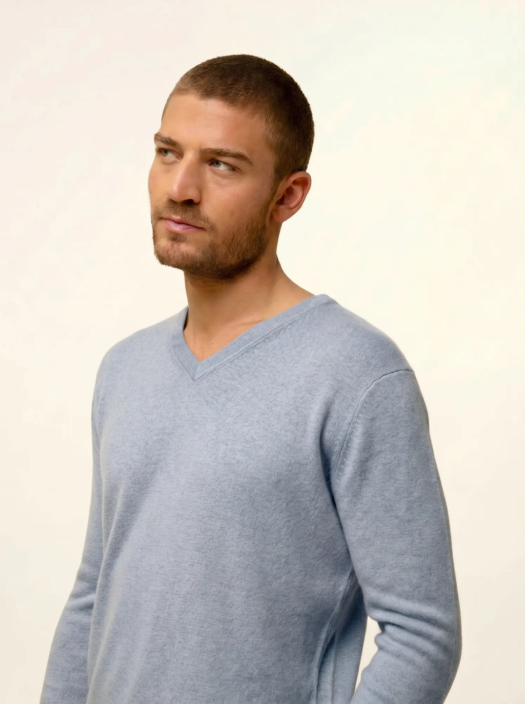 WALT Sweater V-Neck Ivory Blue