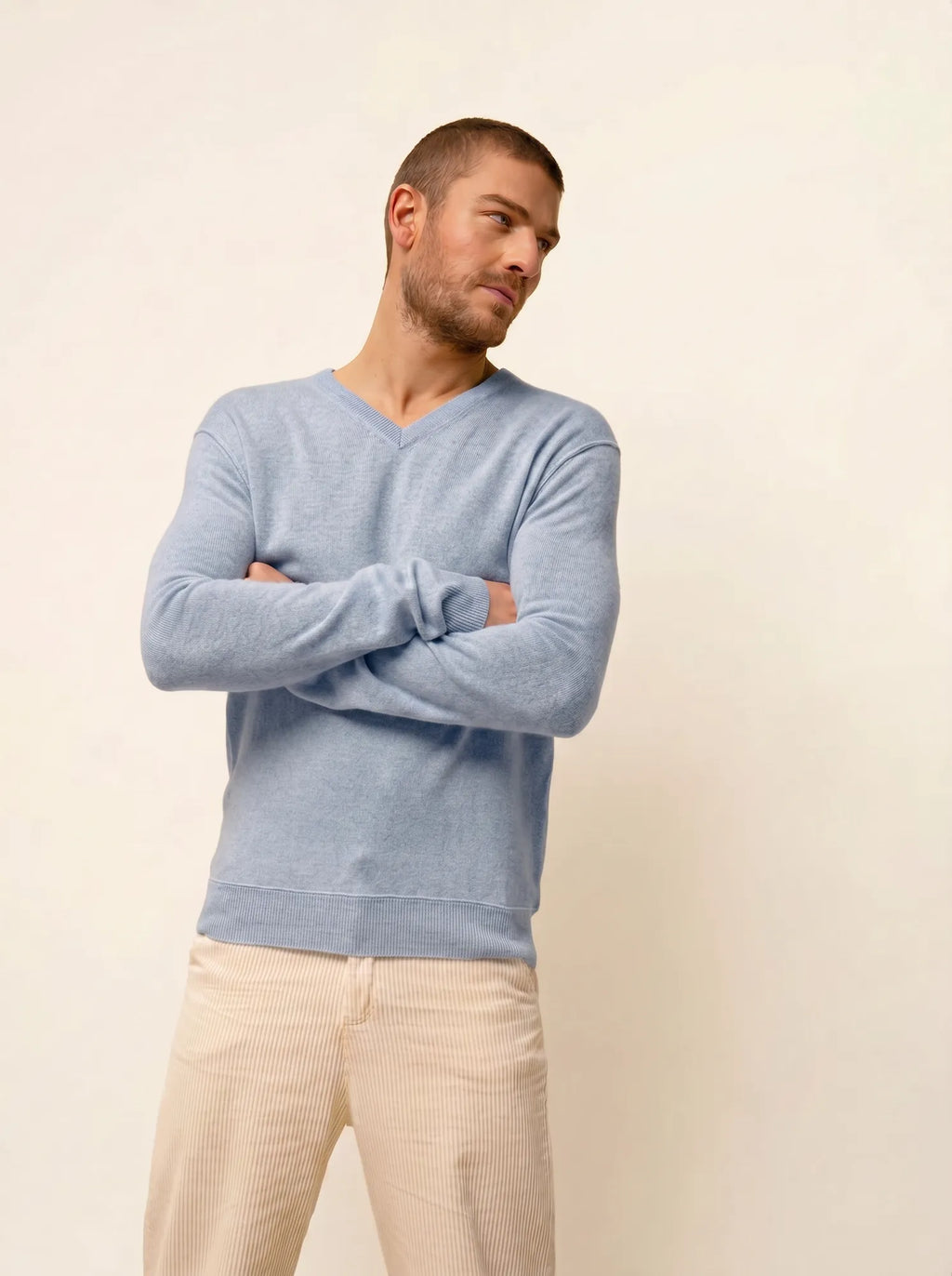 WALT Sweater V-Neck Ivory Blue