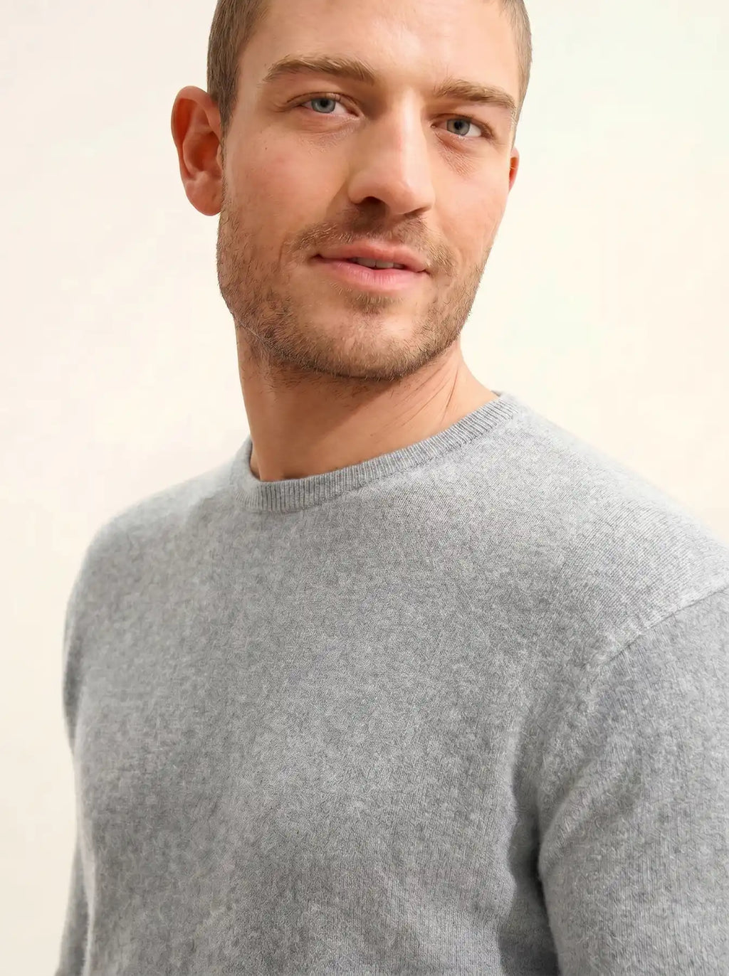 HOWARD pull col rond gris clair chiné