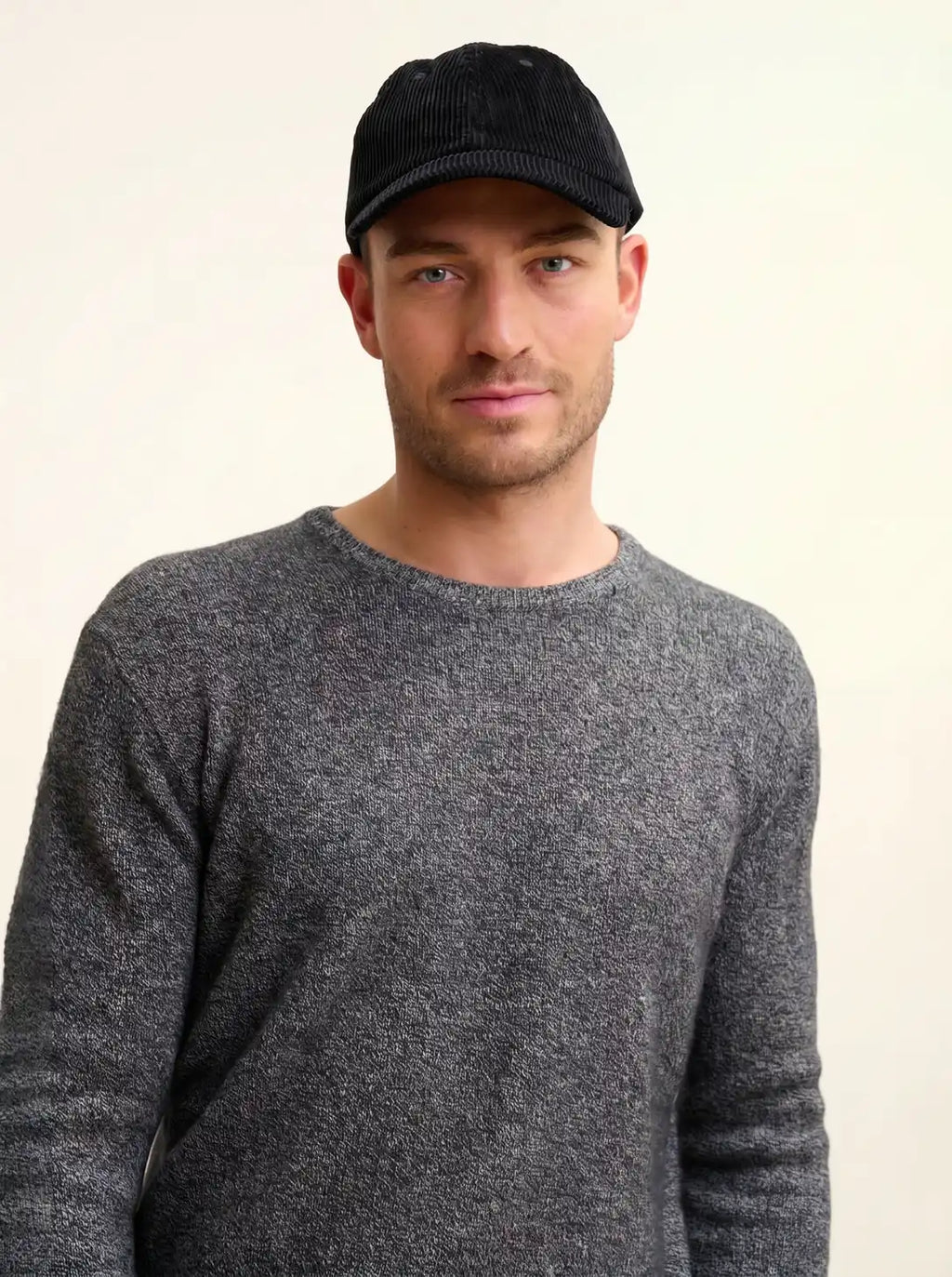 GABIN Sweater Crew Neck 4 Ply Black and White