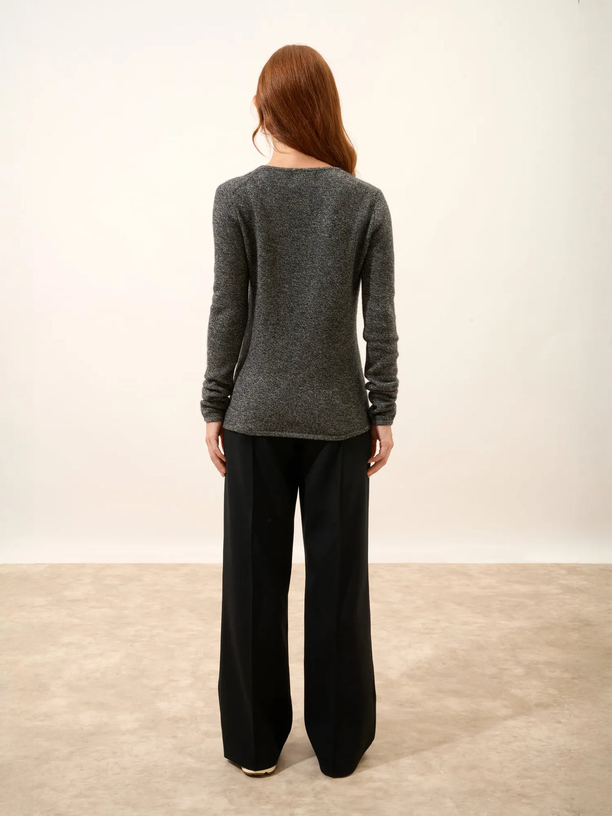 ABBY Pull Col V 4 Fils Noir et Blanc