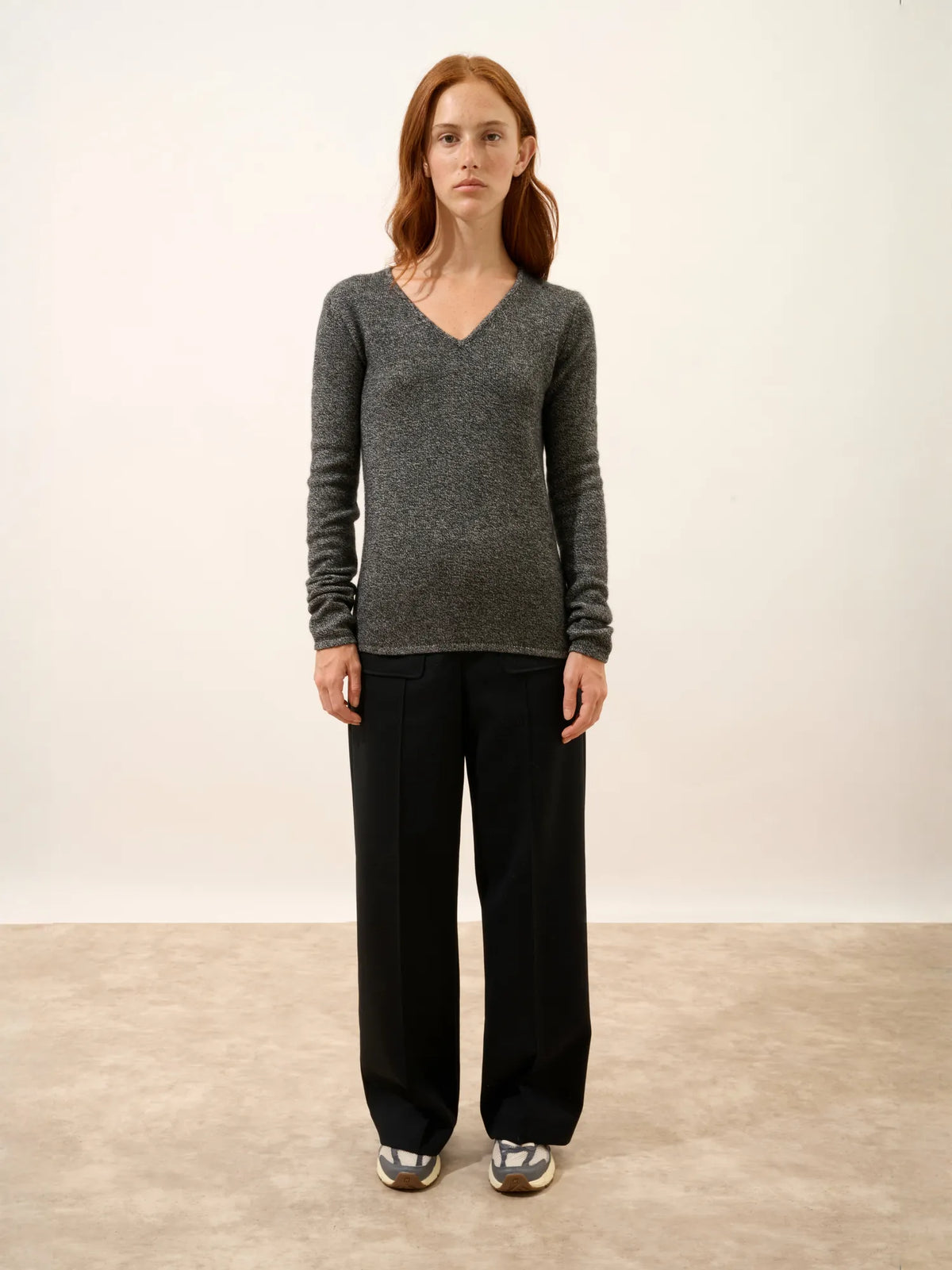 ABBY Pull Col V 4 Fils Noir et Blanc