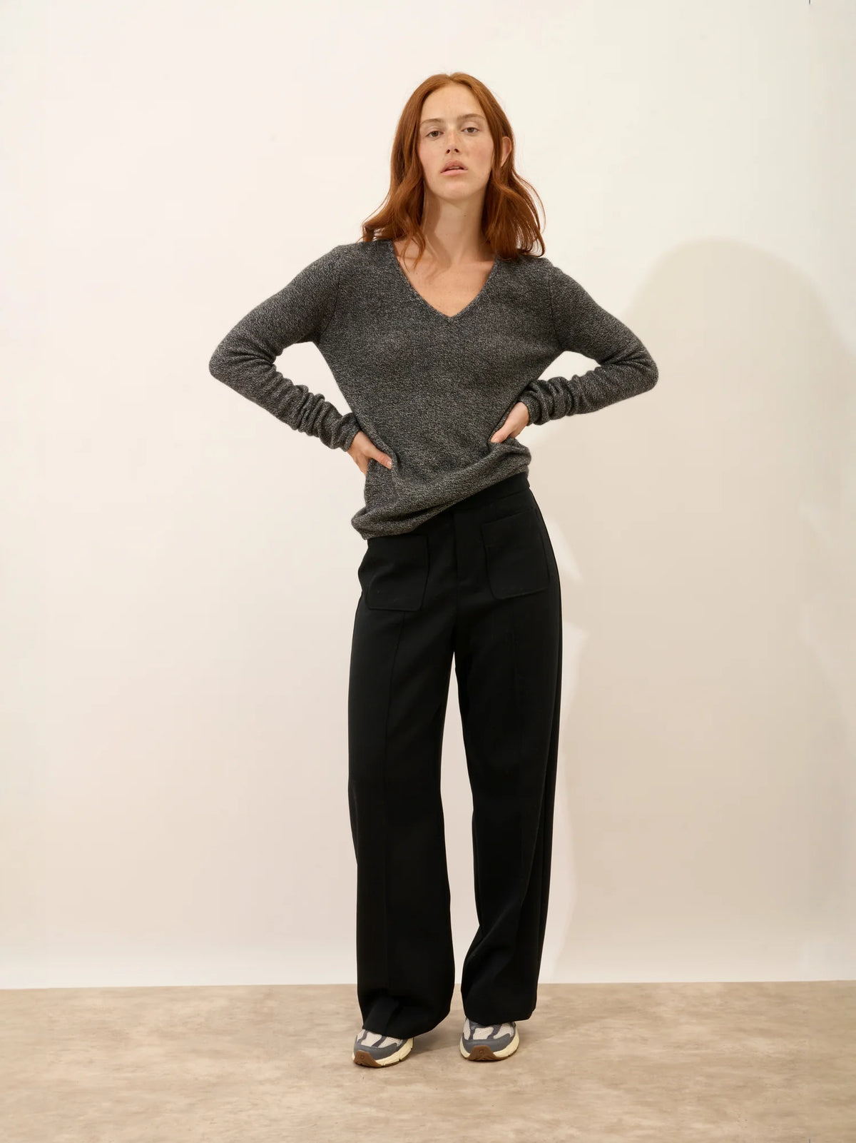ABBY Pull Col V 4 Fils Noir et Blanc