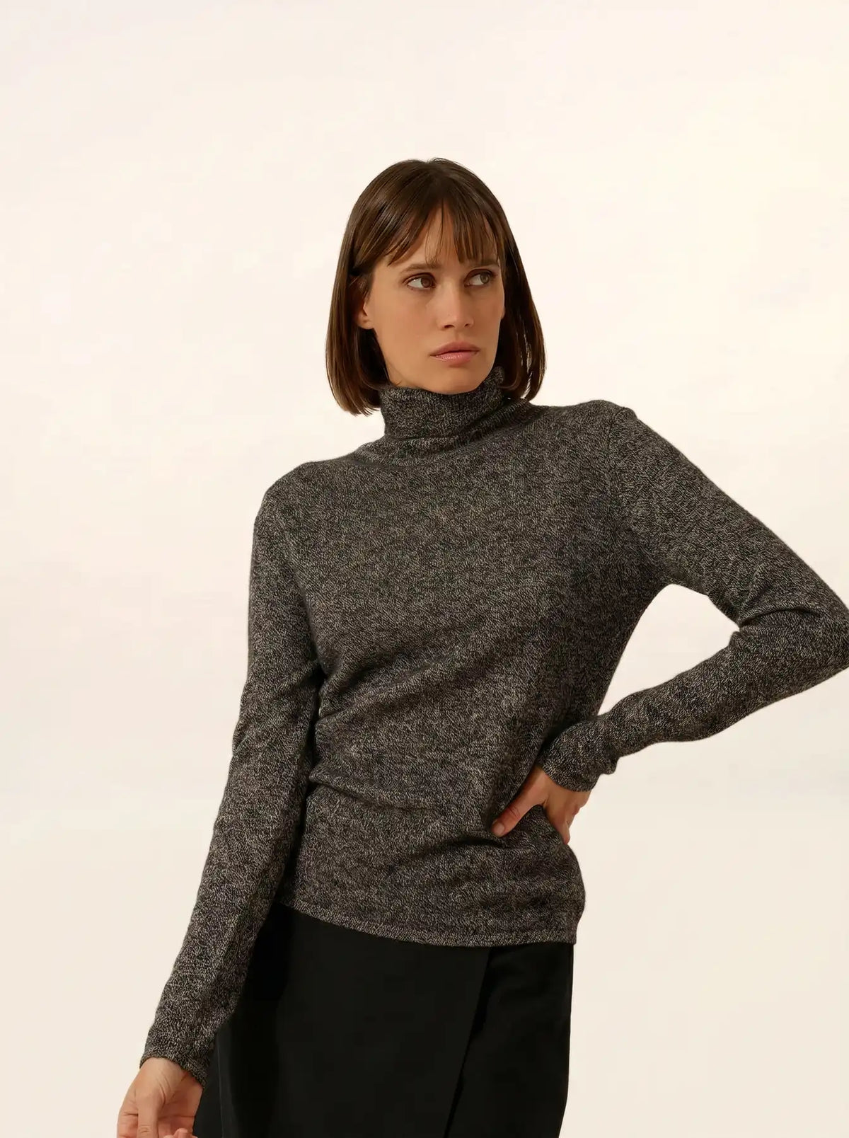 AVA Pull Col Roulé Noir et Blanc