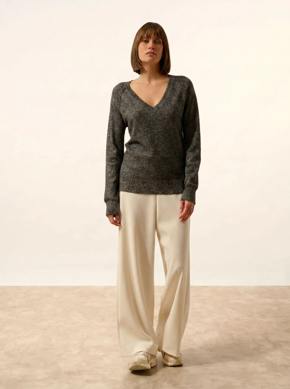 PHOEBE Pull Col V Noir et Blanc