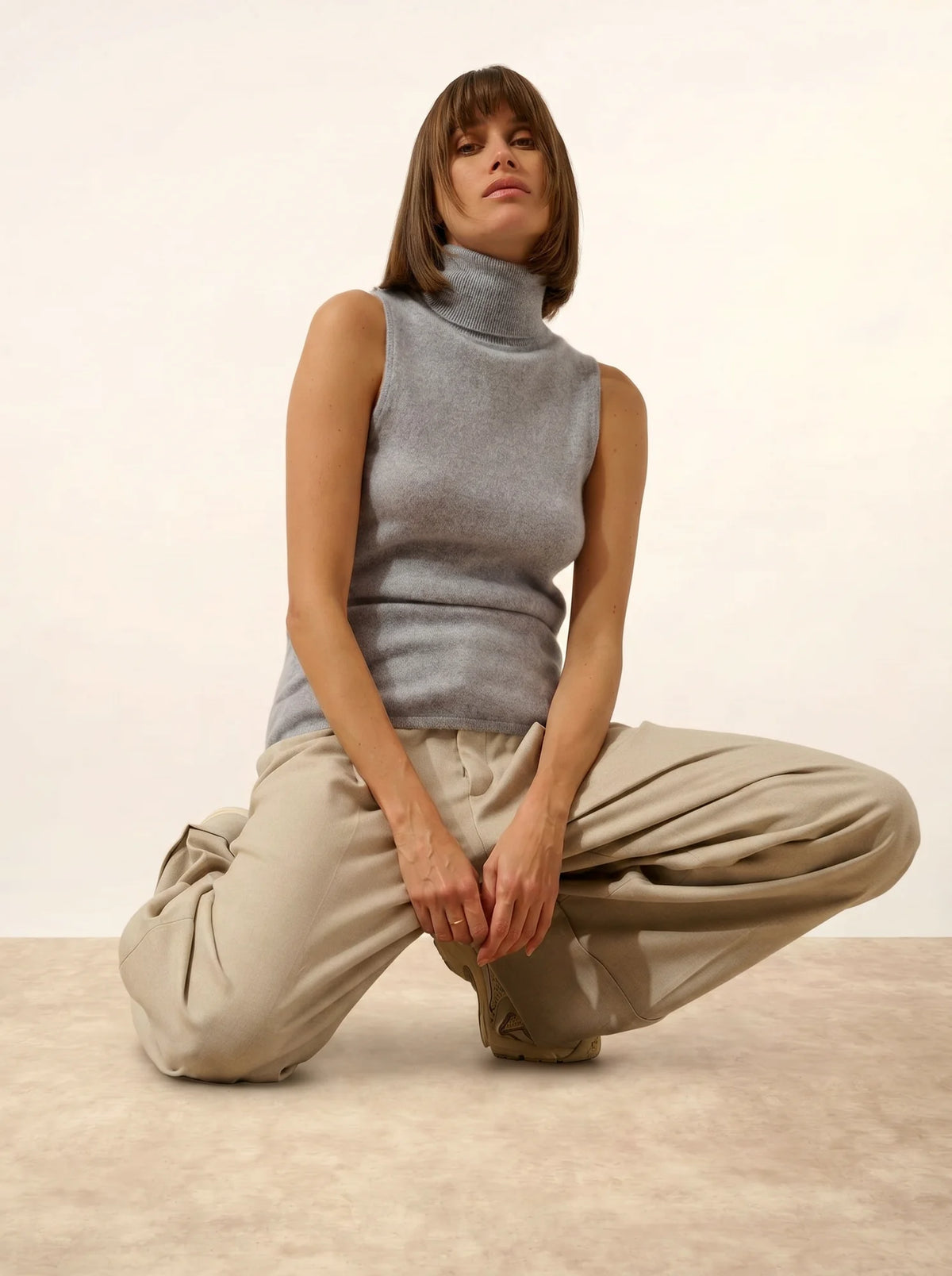VIOLET Pull Col Roulé sans Manches Bleu Ivoire